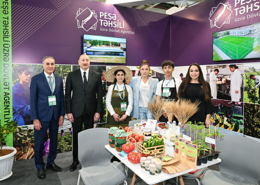 Prezident İlham Əliyev və Birinci xanım Mehriban Əliyeva 19-cu “Caspian Agro Week” və 31-ci “InterFood Azerbaijan” sərgiləri ilə tanış olublar (FOTO)