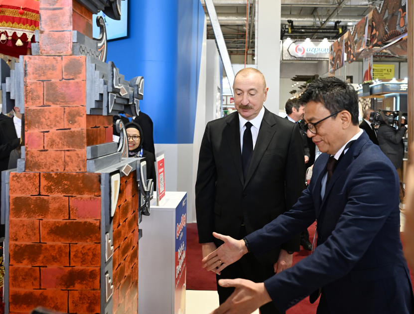 Prezident İlham Əliyev və Birinci xanım Mehriban Əliyeva 19-cu “Caspian Agro Week” və 31-ci “InterFood Azerbaijan” sərgiləri ilə tanış olublar (FOTO)