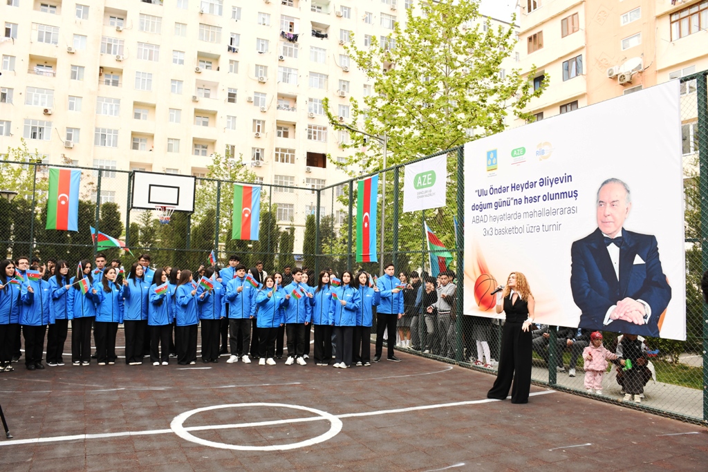 Paytaxtın abad məhəllələrində basketbol yarışları başa çatıb (FOTO)