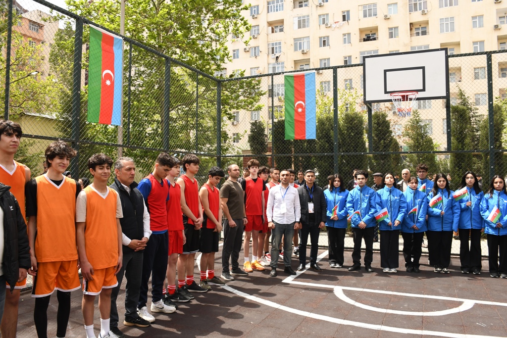 Paytaxtın abad məhəllələrində basketbol yarışları başa çatıb (FOTO)