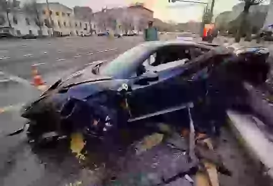 Azərbaycan əsilli məşhur reper Moskvada “Ferrari”si ilə qəza törətdi (VİDEO)