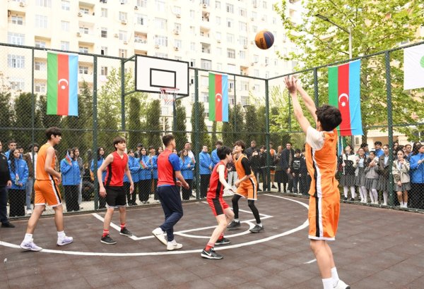 Paytaxtın abad məhəllələrində basketbol yarışları başa çatıb (FOTO)