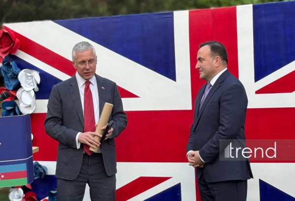 bp-nin vitse-prezidenti və "British Council"ın direktoruna Böyük Britaniyanın fəxri mükafatları təqdim olunub (FOTO)