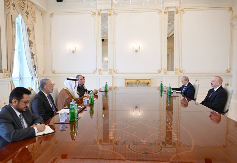 Prezident İlham Əliyev İslam İnkişaf Bankı Qrupunun sədrinin başçılıq etdiyi nümayəndə heyətini qəbul edib (FOTO/VİDEO)