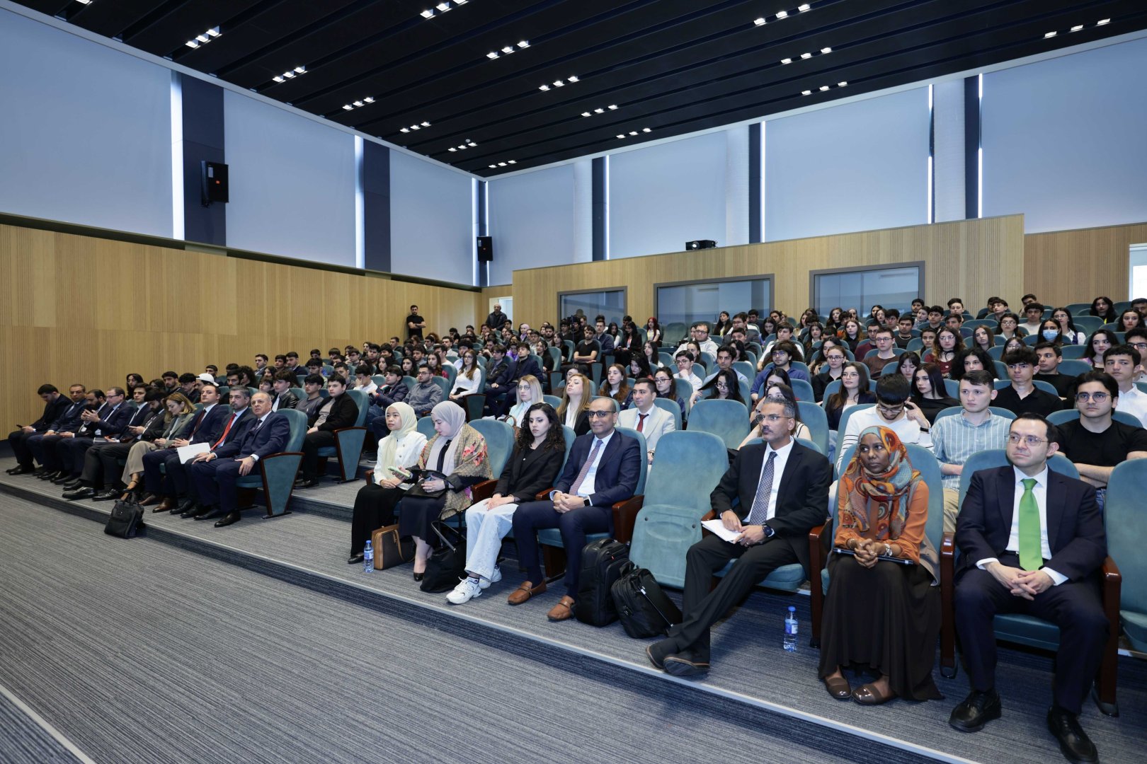 UNEC-də İslam İnkişaf Bankı Qrupunun gənclər üçün tanıtım turu keçirilib