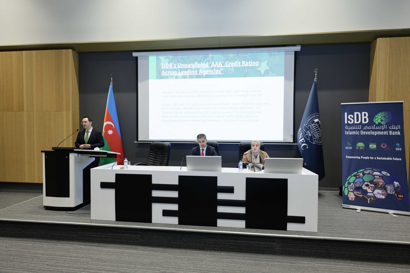 UNEC-də İslam İnkişaf Bankı Qrupunun gənclər üçün tanıtım turu keçirilib