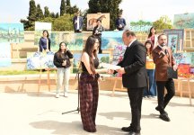 Mərkəzi Nəbatat bağında gənc rəssamların sərgisi keçirilib (FOTO)