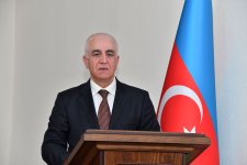 Sumqayıt Dövlət Universitetinin yeni rektoru kollektivə təqdim olunub (FOTO)