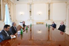 Prezident İlham Əliyev İslam İnkişaf Bankı Qrupunun sədrinin başçılıq etdiyi nümayəndə heyətini qəbul edib (FOTO/VİDEO)