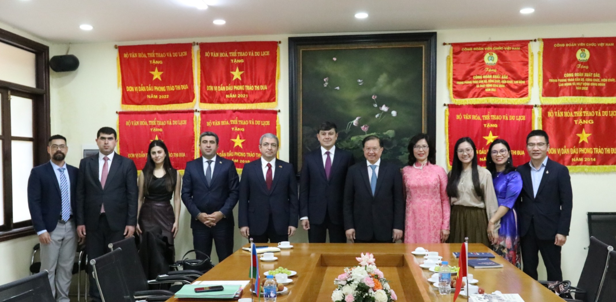 Fuad Muradov Vyetnamda bir sıra rəsmi görüşlər keçirib (FOTO)