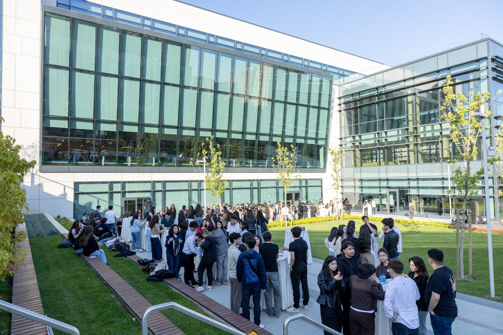 ADA Universitetində tələbələrin sosial məsuliyyət və sənaye əməkdaşlığı layihələri mükafatlandırılıb (FOTO)