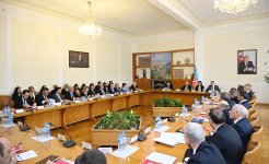 Ümummilli Lider Heydər Əliyevin anadan olmasının 103-cü ildönümünə həsr edilən dəyirmi masa keçirilib (FOTO)