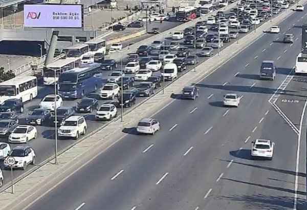 DİQQƏT: Bu yollarda tıxac var - SİYAHI