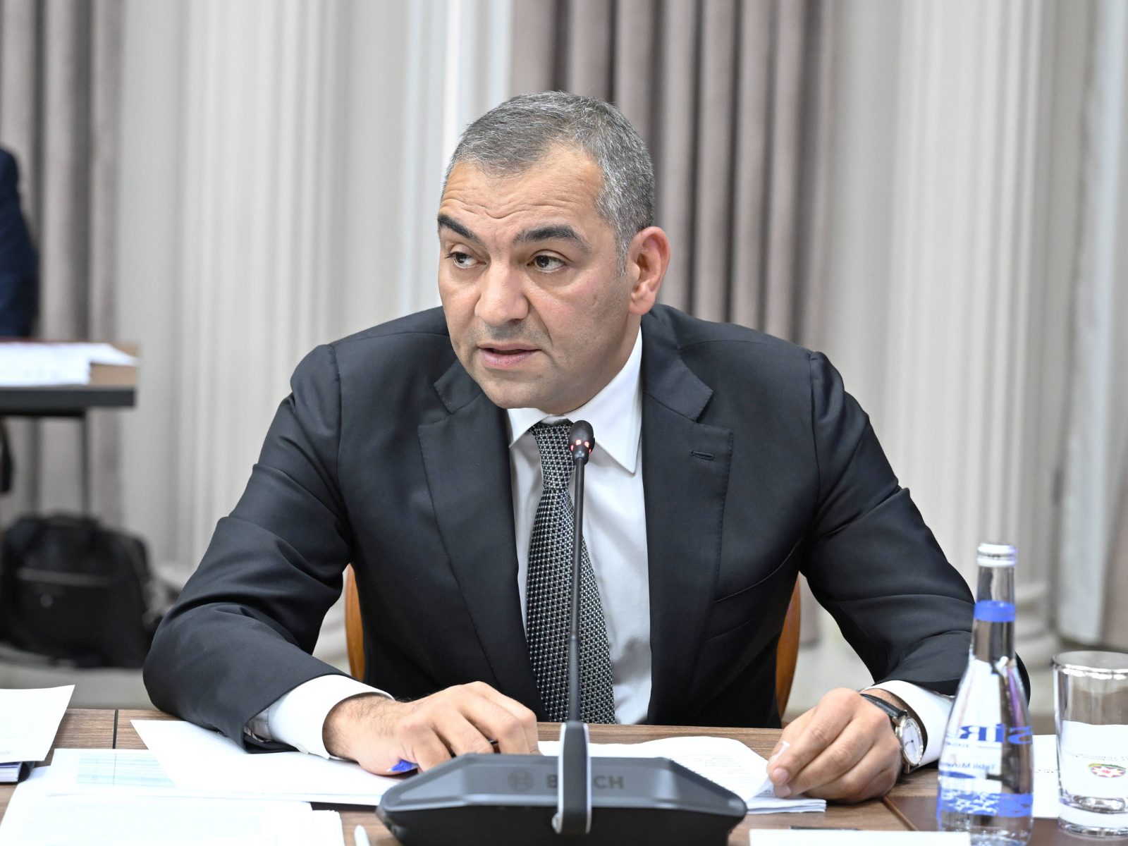 Əli Əsədov iclas keçirdi (FOTO)