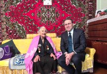 Səfir Qismət Gözəlov Aşqabadda yaşayan Böyük Vətən müharibəsi iştirakçısı Tahirə Əliyevanı təbrik edib (FOTO)