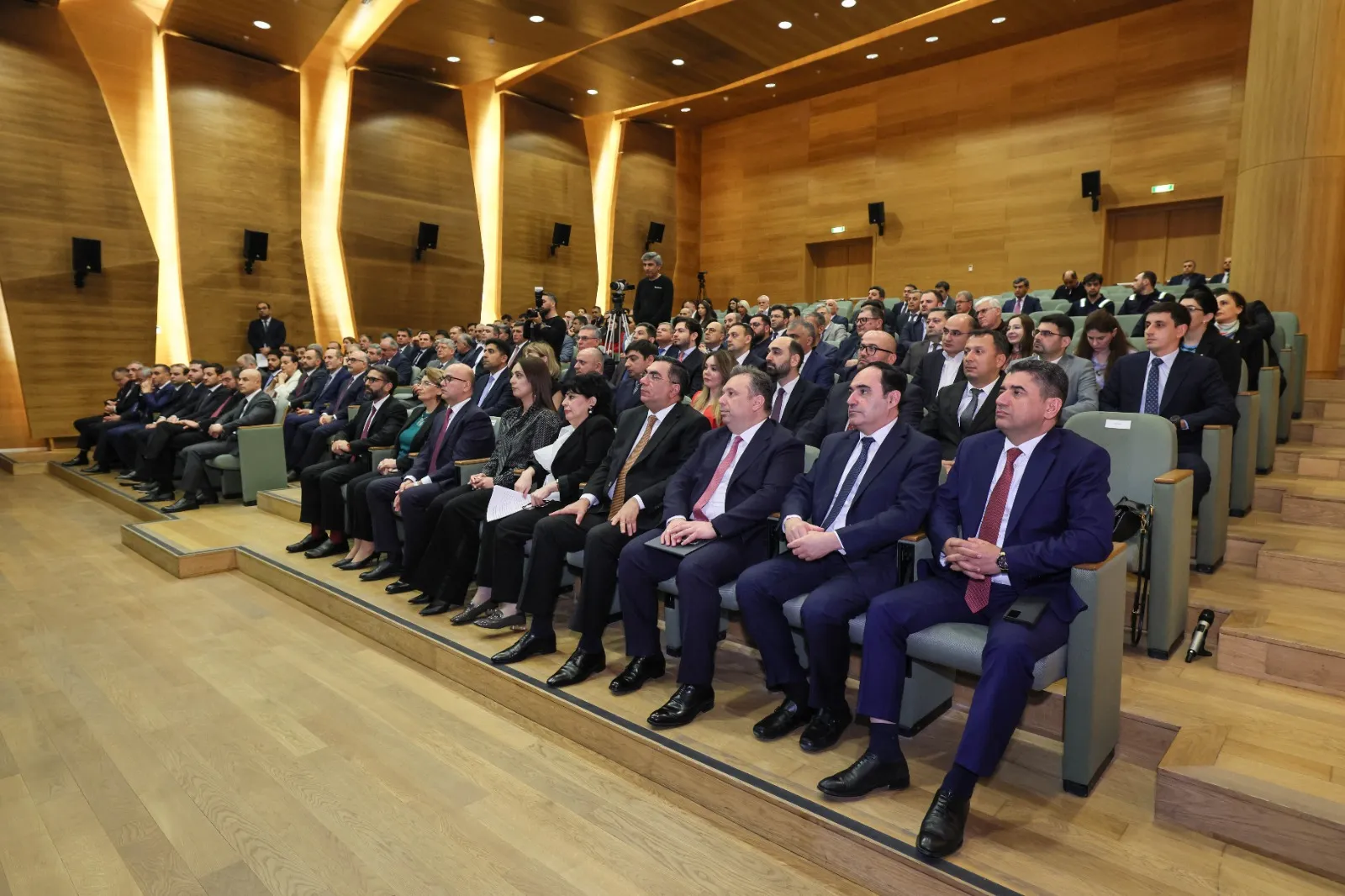 Ulu Öndər Heydər Əliyevin anadan olmasının 103-cü ildönümü münasibətilə SOCAR-da tədbir keçirilib (FOTO)