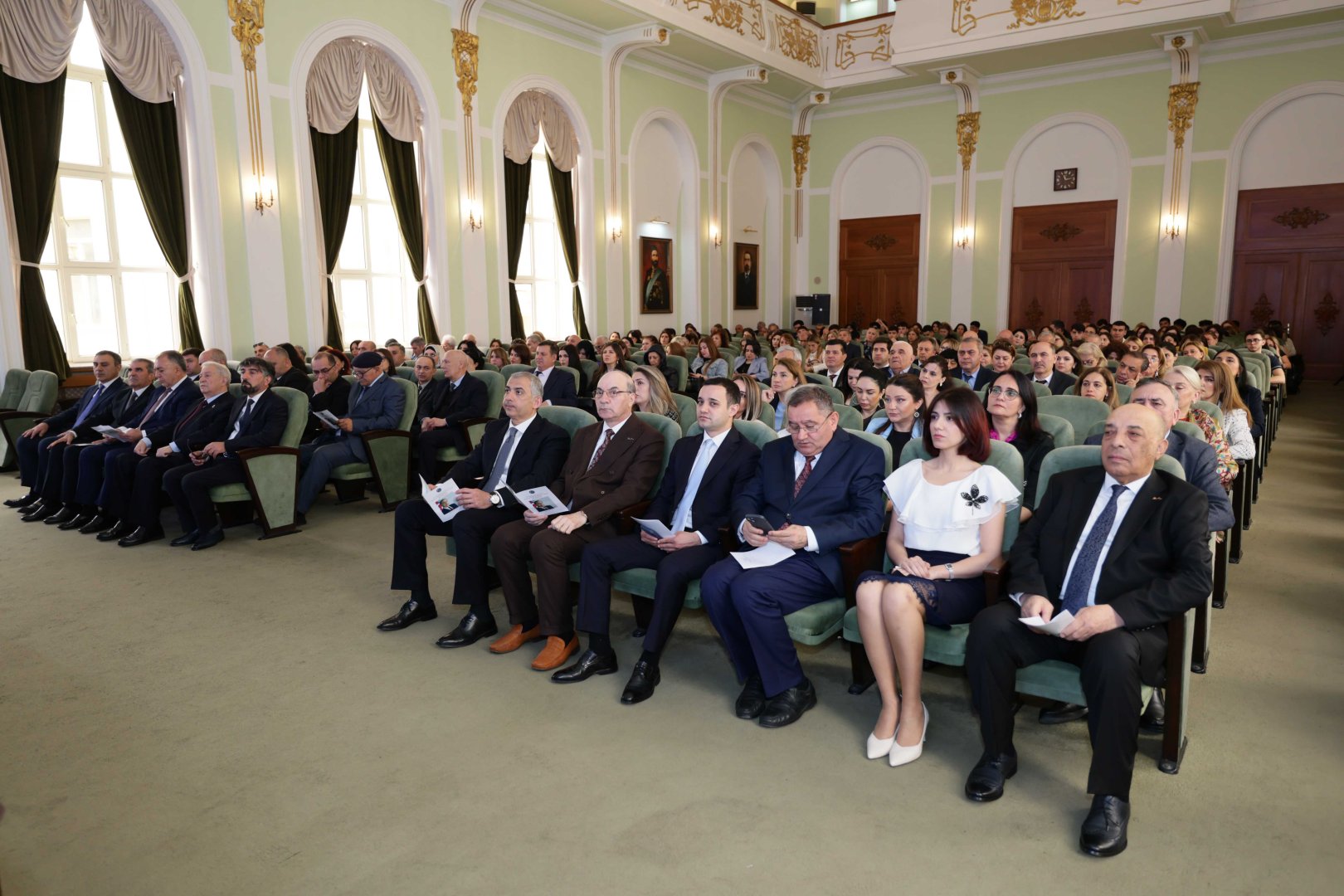 UNEC-də “Heydər Əliyev irsi: Elm, təhsil və milli tərəqqi” adlı elmi-praktiki konfrans keçirilib (FOTO)