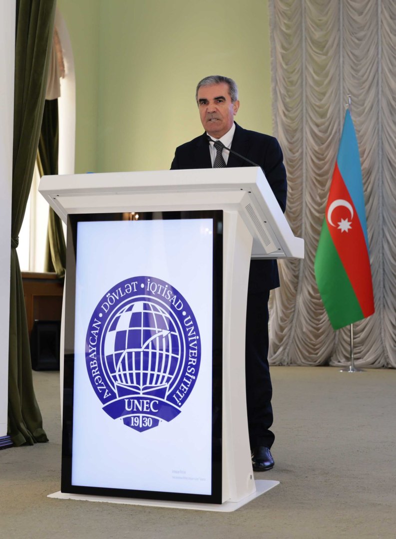 UNEC-də “Heydər Əliyev irsi: Elm, təhsil və milli tərəqqi” adlı elmi-praktiki konfrans keçirilib (FOTO)