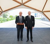 Prezident İlham Əliyev və Birinci xanım Mehriban Əliyeva Cəbrayıl rayonunun Şükürbəyli kəndinə köçən sakinlərlə görüşüblər (FOTO)