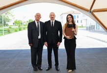 Prezident İlham Əliyev və Birinci xanım Mehriban Əliyeva Cəbrayıl rayonunun Şükürbəyli kəndinə köçən sakinlərlə görüşüblər (FOTO)