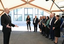 Prezident İlham Əliyev və Birinci xanım Mehriban Əliyeva Cəbrayıl rayonunun Şükürbəyli kəndinə köçən sakinlərlə görüşüblər (FOTO)