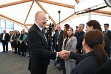 Prezident İlham Əliyev və Birinci xanım Mehriban Əliyeva Cəbrayıl rayonunun Şükürbəyli kəndinə köçən sakinlərlə görüşüblər (FOTO)