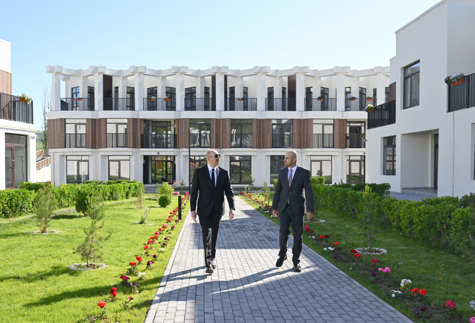 Prezident İlham Əliyev Zəngilan şəhərində sakinlərlə görüşüb, “Zangilan City Park Hotel”in təməlini qoyub (FOTO)