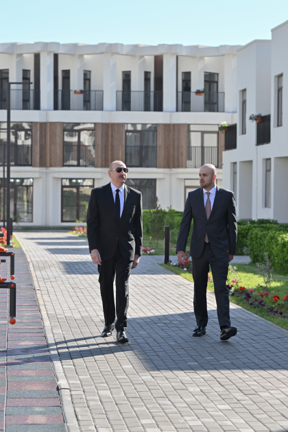 Prezident İlham Əliyev Zəngilan şəhərində inşa olunmuş ilk yaşayış kompleksinin açılışında iştirak edib (FOTO)