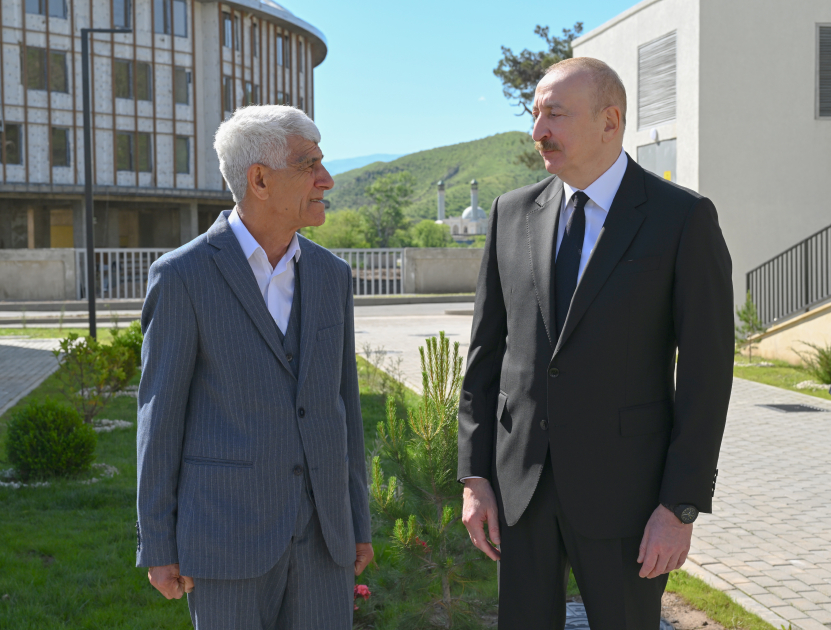 Prezident İlham Əliyev Zəngilan şəhərində sakinlərlə görüşüb, “Zangilan City Park Hotel”in təməlini qoyub (FOTO)