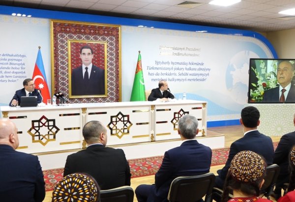 Türkmənistanda Ümummilli Lider Heydər Əliyevin anadan olmasının 103-cü ildönümü qeyd olunub (FOTO)