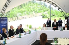 Prezident İlham Əliyev Zəngilan şəhərində sakinlərlə görüşüb, “Zangilan City Park Hotel”in təməlini qoyub (FOTO)