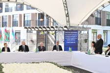 Prezident İlham Əliyev Zəngilan şəhərində sakinlərlə görüşüb, “Zangilan City Park Hotel”in təməlini qoyub (FOTO)