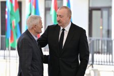Prezident İlham Əliyev Zəngilan şəhərindəki ilk yaşayış kompleksinə köçən ailələrlə görüşüb (FOTO) (YENİLƏNİB)