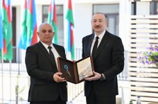 Prezident İlham Əliyev Zəngilan şəhərində sakinlərlə görüşüb, “Zangilan City Park Hotel”in təməlini qoyub (FOTO)
