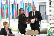 Prezident İlham Əliyev Zəngilan şəhərində sakinlərlə görüşüb, “Zangilan City Park Hotel”in təməlini qoyub (FOTO)