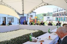 Prezident İlham Əliyev Zəngilan şəhərində sakinlərlə görüşüb, “Zangilan City Park Hotel”in təməlini qoyub (FOTO)