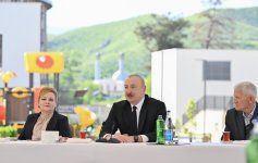 Prezident İlham Əliyev Zəngilan şəhərində sakinlərlə görüşüb, “Zangilan City Park Hotel”in təməlini qoyub (FOTO)