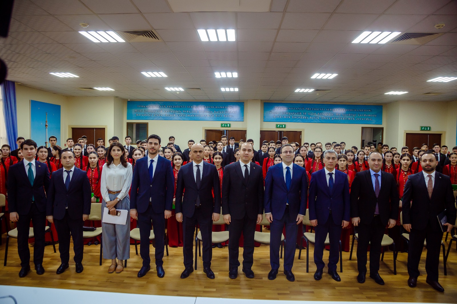 Türkmənistanda Ümummilli Lider Heydər Əliyevin anadan olmasının 103-cü ildönümü qeyd olunub (FOTO)