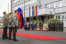 Azərbaycan müdafiə naziri Slovakiyaya rəsmi səfər edib (FOTO)