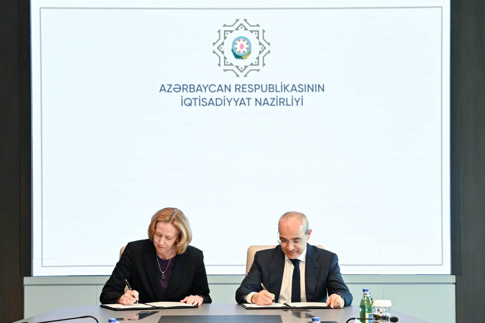 Azərbaycan bp ilə enerji və rəqəmsal infrastruktur üzrə sənədlər imzalayıb (FOTO)