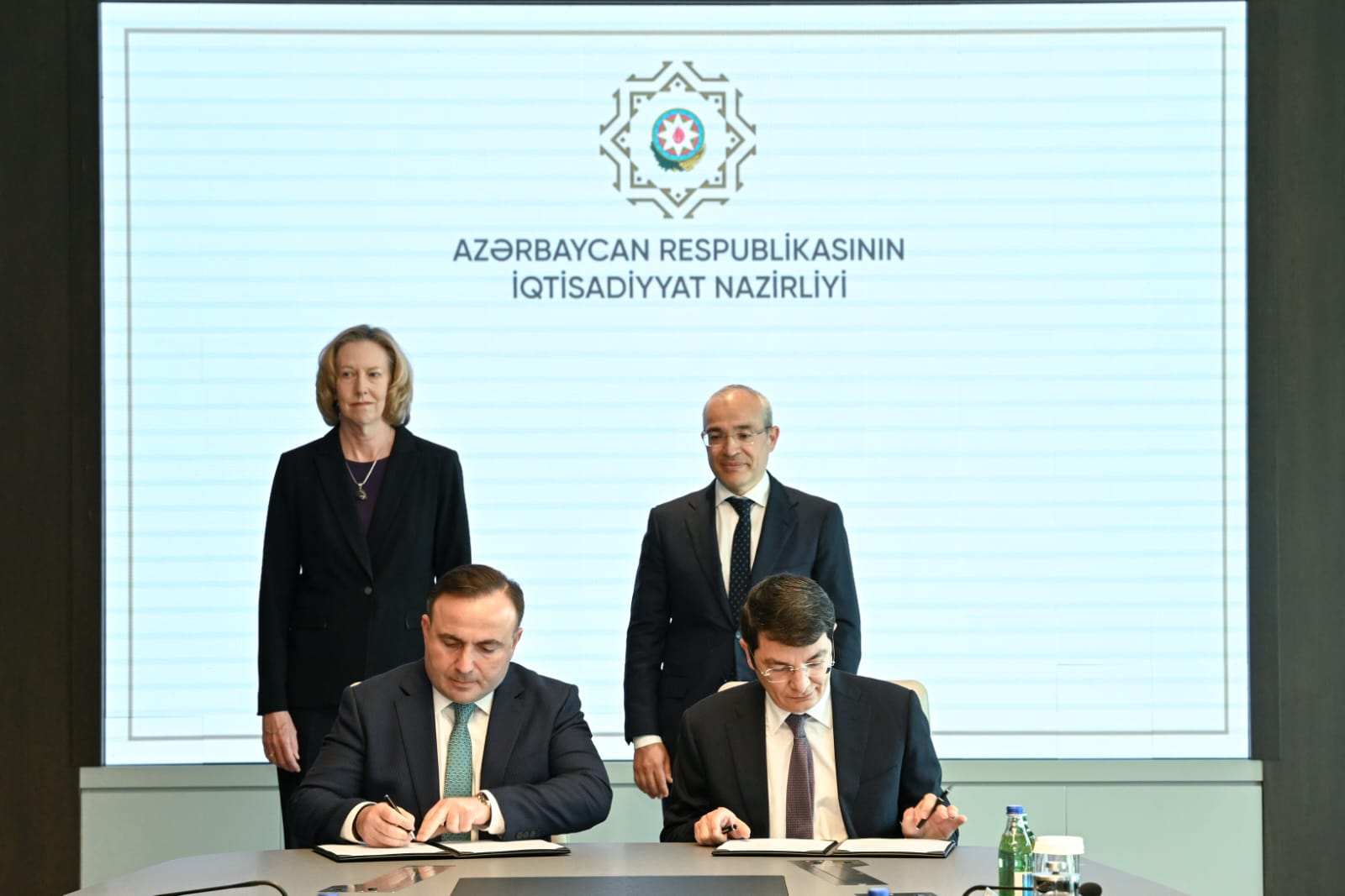 Azərbaycan bp ilə enerji və rəqəmsal infrastruktur üzrə sənədlər imzalayıb (FOTO)