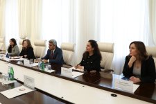 Səhiyyə naziri Asiya İnkişaf Bankının nümayəndə heyəti ilə görüşüb
