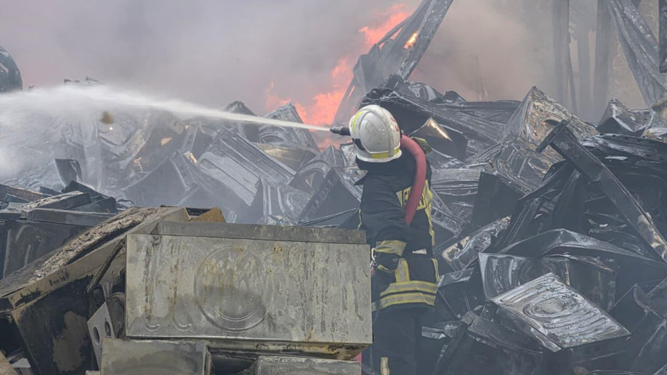 Lökbatandakı yanğının söndürülməsinə 40 texnika, 2 helikopter cəlb olunub (FOTO/VİDEO) (YENİLƏNİB)