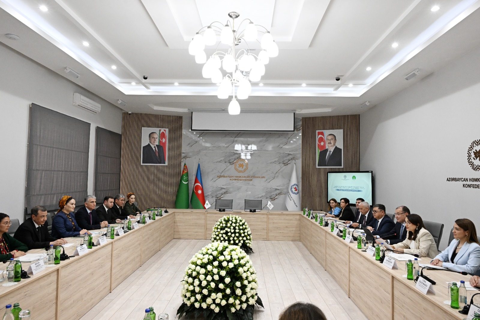 Azərbaycan və Türkmənistan həmkarlar ittifaqları arasında Əməkdaşlıq Memorandumu imzalanıb (FOTO)