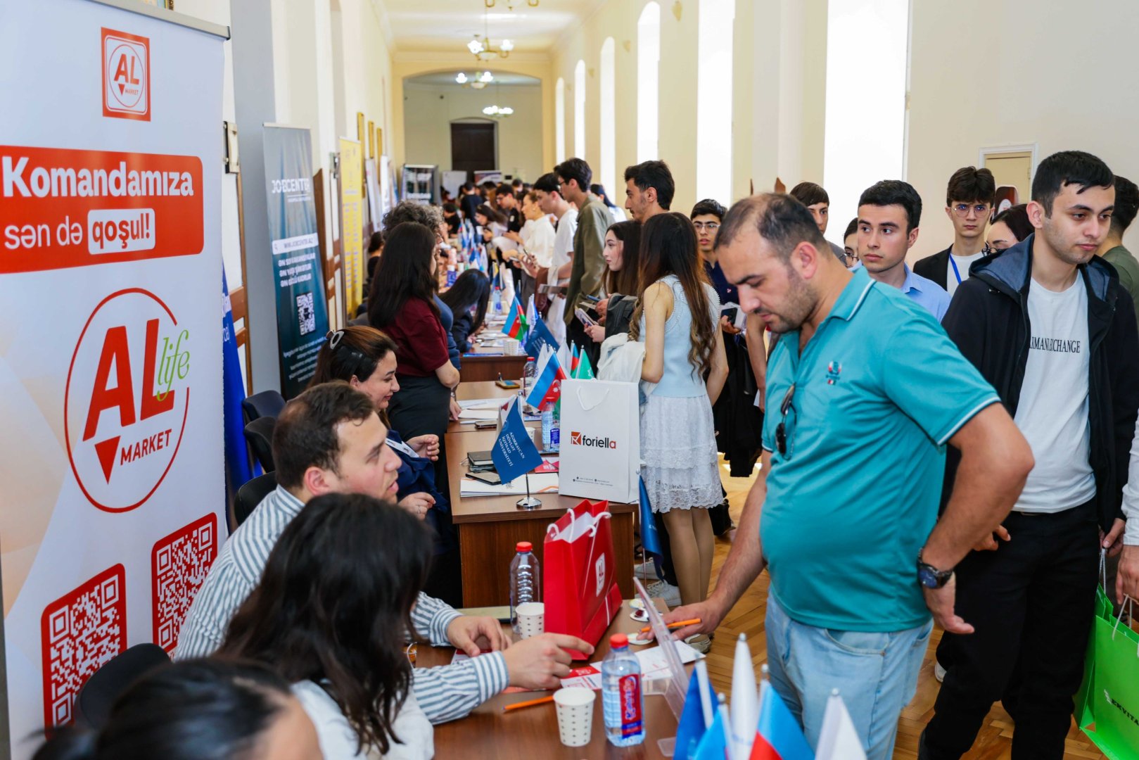 XVII UNEC Karyera və əmək yarmarkası keçirilib (FOTO)