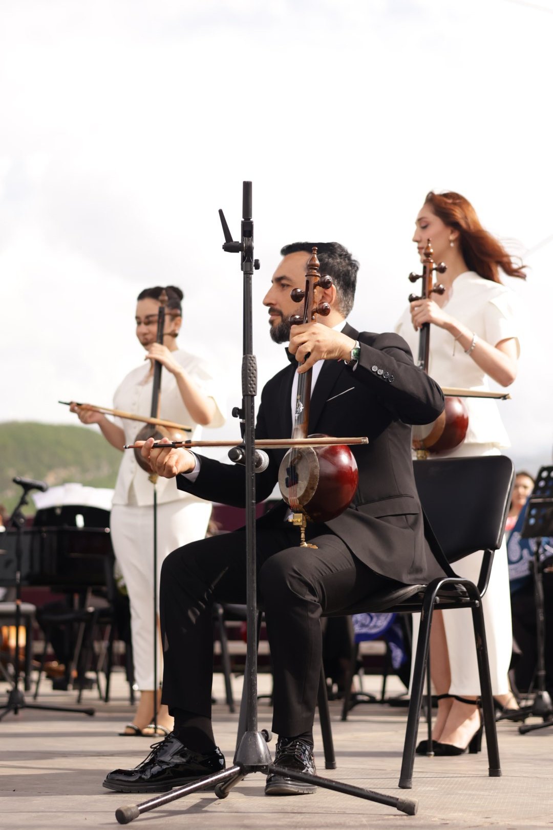 Beynəlxalq Xarıbülbül Festivalı çərçivəsində Şuşada Qarabağ Universitetinin tələbələrinin konserti keçirilib (FOTO)