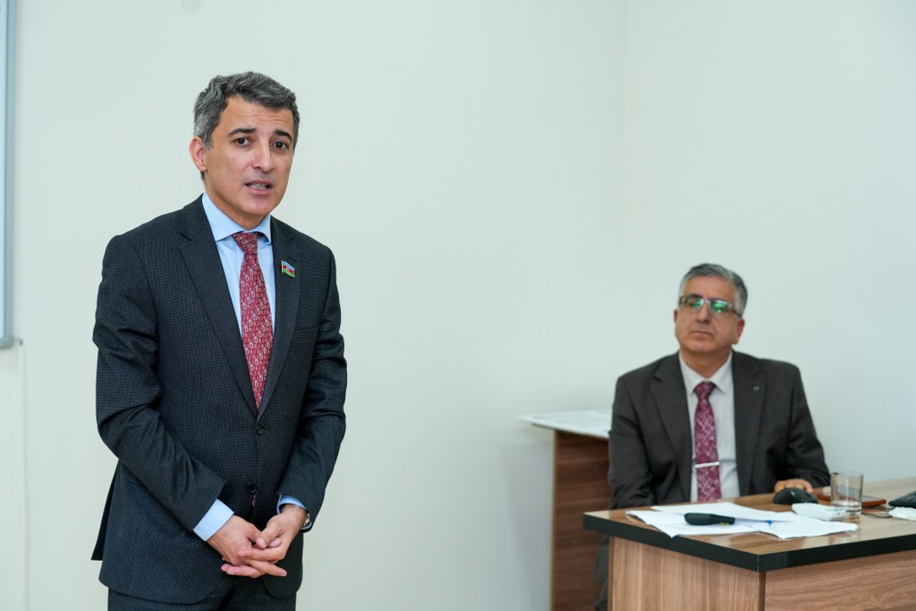 Azərbaycan İlahiyyat İnstitutunda “Ailə dəyərləri” mövzusunda açıq dərs keçirilib (FOTO)
