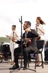 Beynəlxalq Xarıbülbül Festivalı çərçivəsində Şuşada Qarabağ Universitetinin tələbələrinin konserti keçirilib (FOTO)
