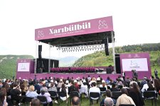 Beynəlxalq Xarıbülbül Festivalı çərçivəsində Şuşada Qarabağ Universitetinin tələbələrinin konserti keçirilib (FOTO)