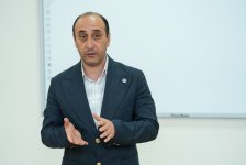 Azərbaycan İlahiyyat İnstitutunda “Ailə dəyərləri” mövzusunda açıq dərs keçirilib (FOTO)
